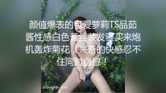 教练边撸铁边操腹肌小受